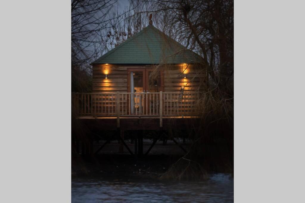 The Treehouse - Sleeps 4 Villa Old Leake Exterior photo